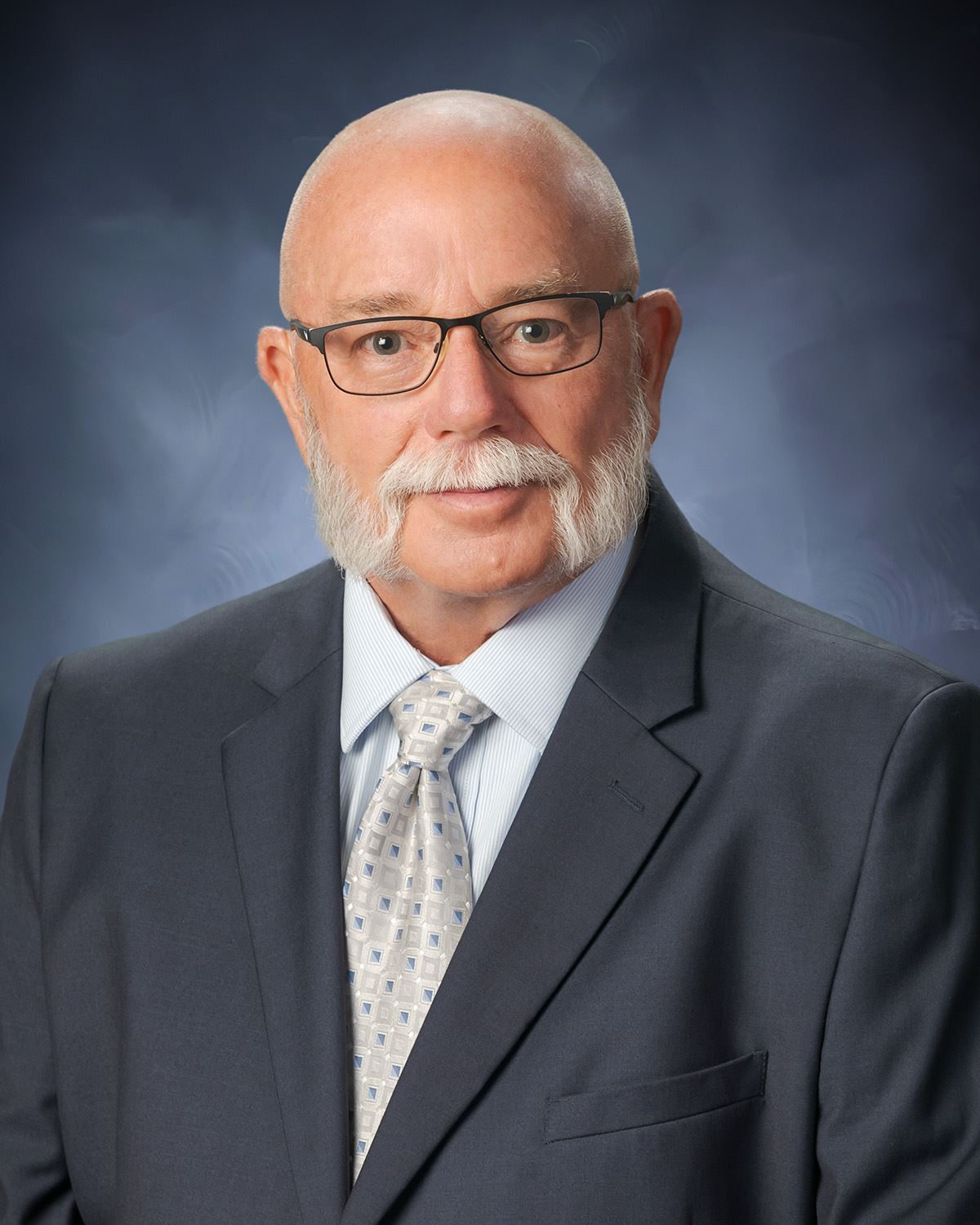 Professional photo of Harry Opliger.